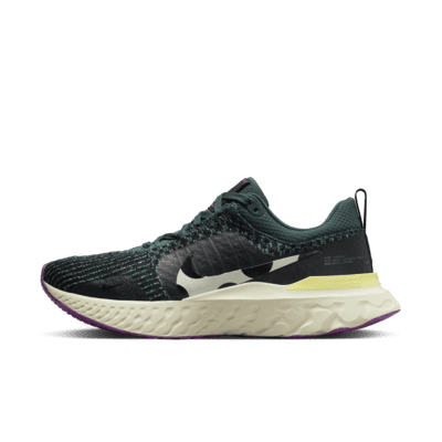 Green nike react hotsell